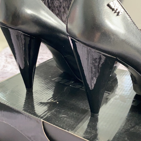 Miss Sixty Black leather and patent pump US 7/EU38 - Picture 7 of 7